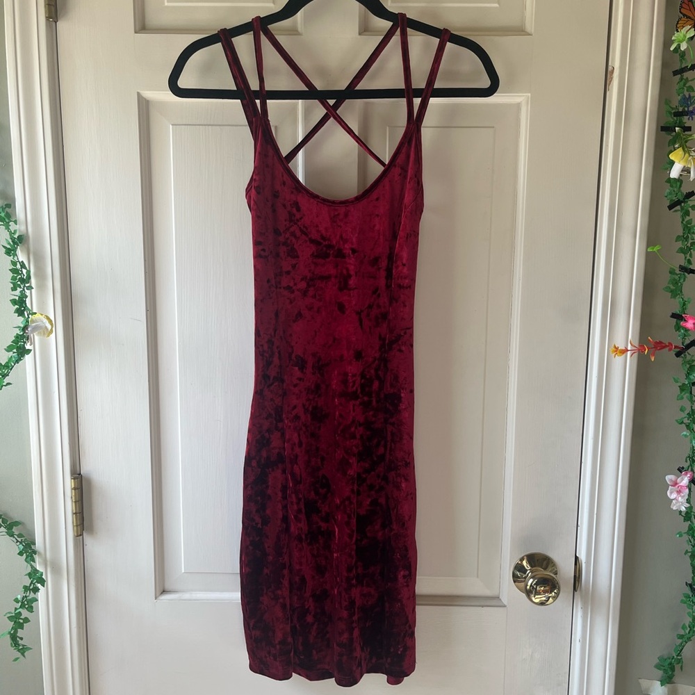 Elegant Backless Velvet Dress in Deep Red